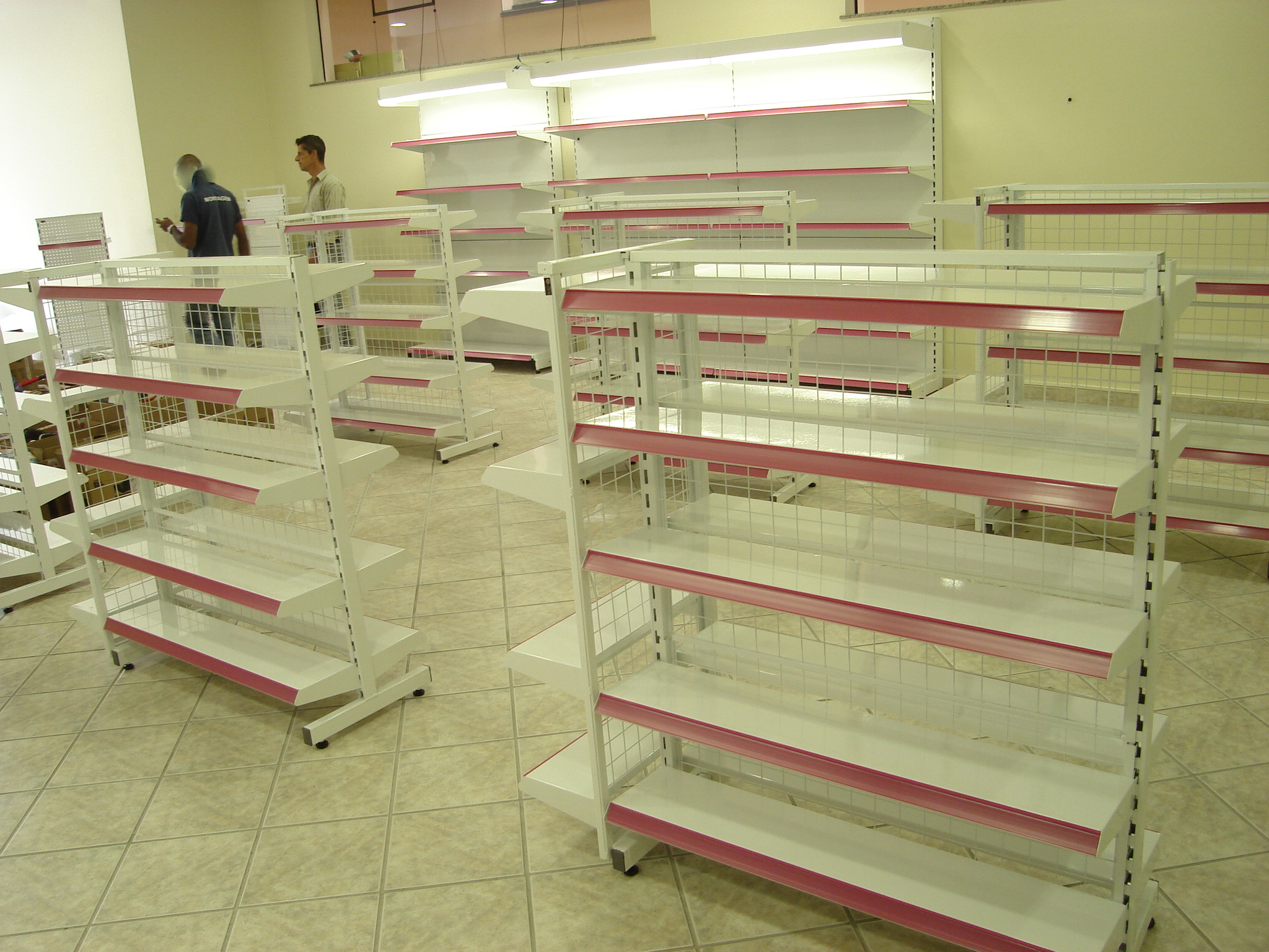 gondola de centro linha leve para produtos  leves.jpg